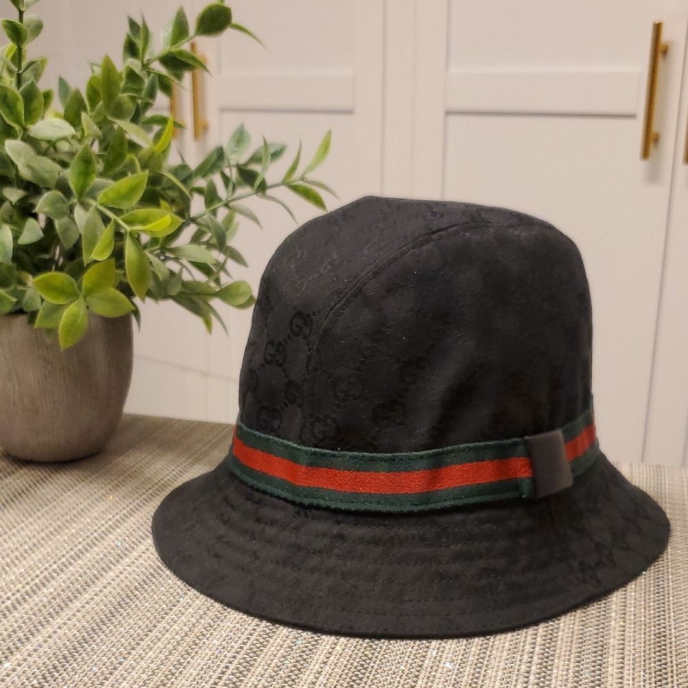 Gucci Black Bucket 💯 Authentic